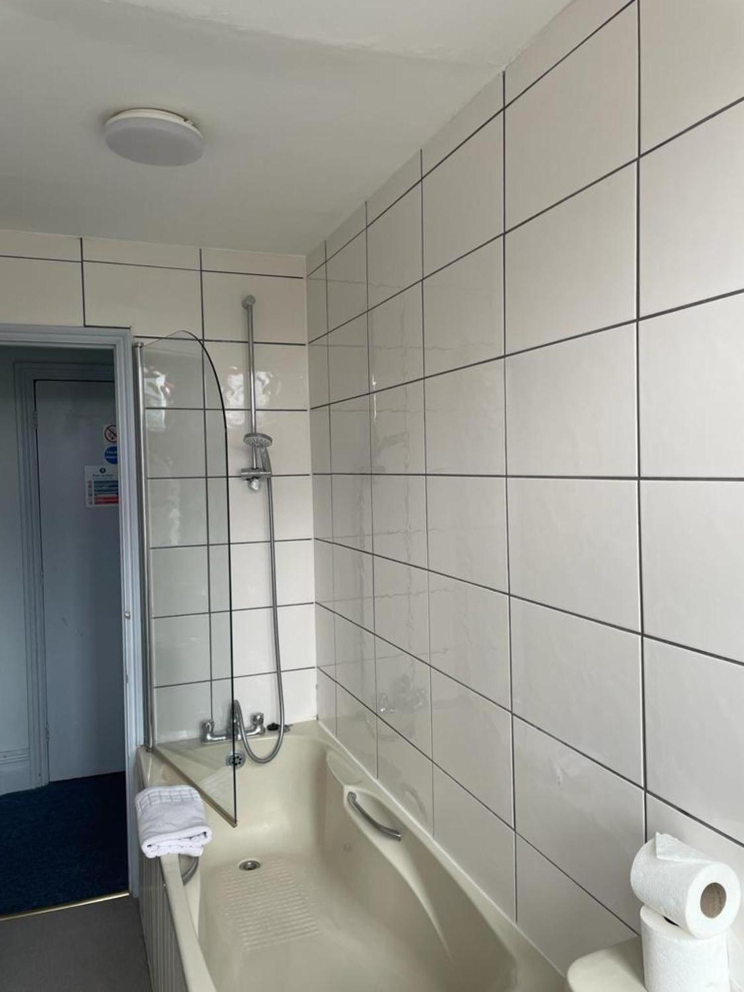 Oyo No 3 Hotell Bath Eksteriør bilde