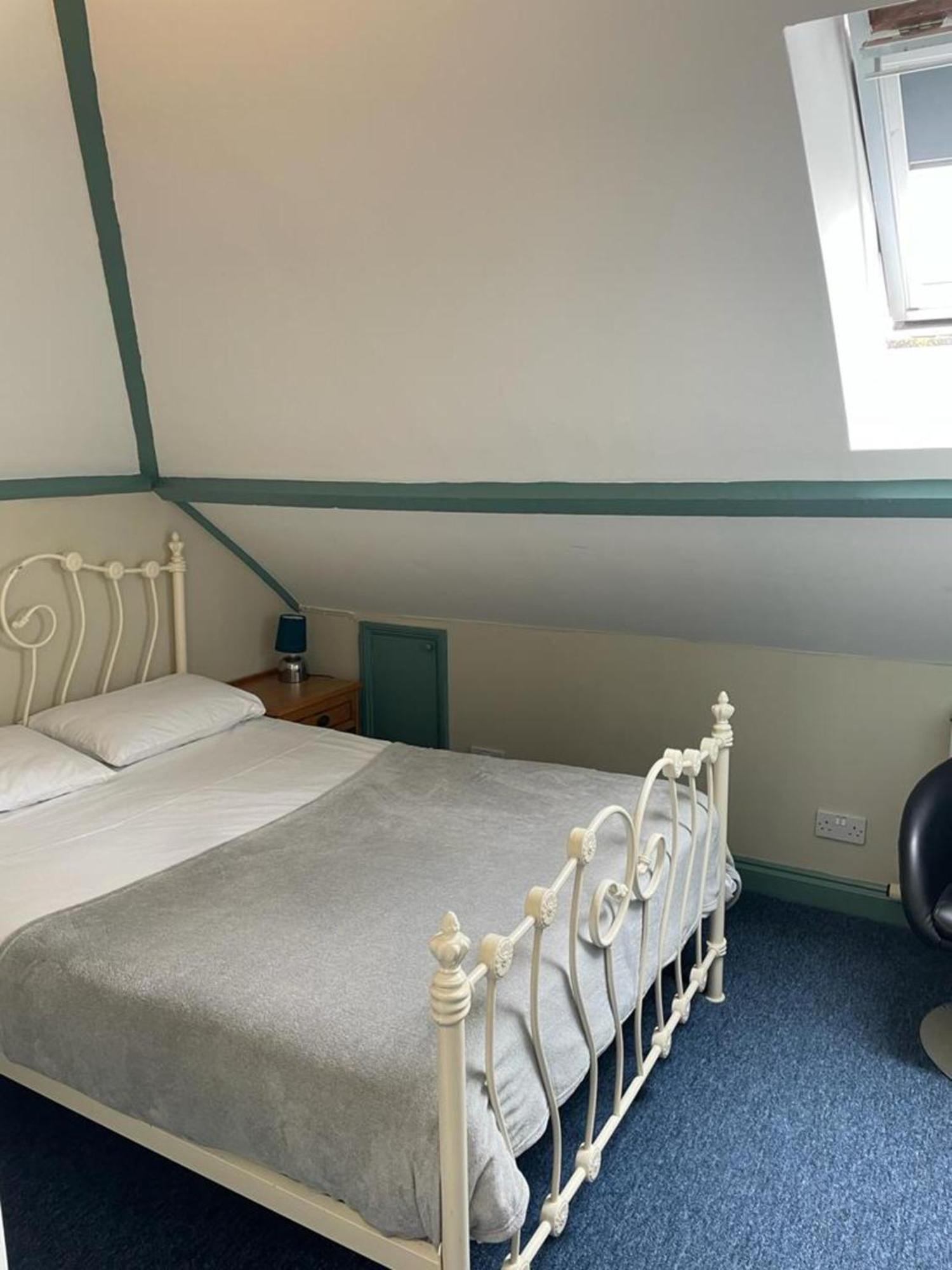 Oyo No 3 Hotell Bath Eksteriør bilde
