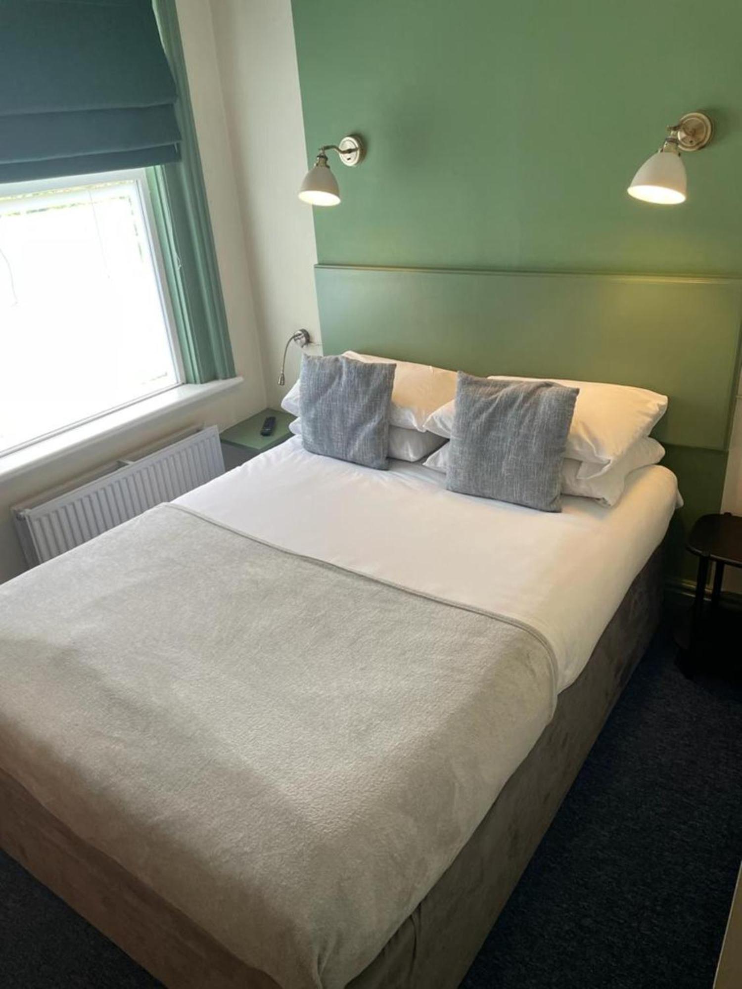 Oyo No 3 Hotell Bath Eksteriør bilde